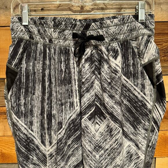 Lululemon Namaskar Relaxed Track Pant II In Heat Wave White Black 4 Athleisure - Picture 9 of 16